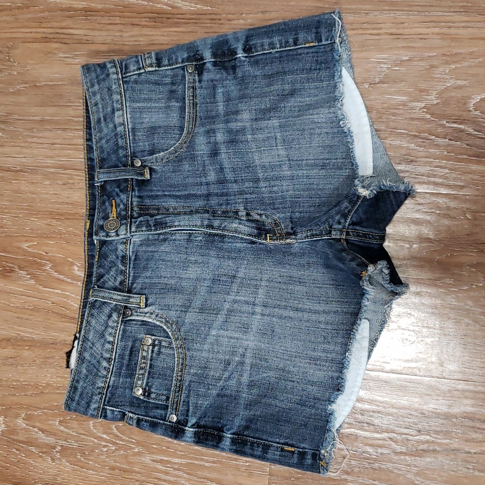 (27) Aritzia Talula High Rise Denim Shorts Vacation California Summer Raw Hems